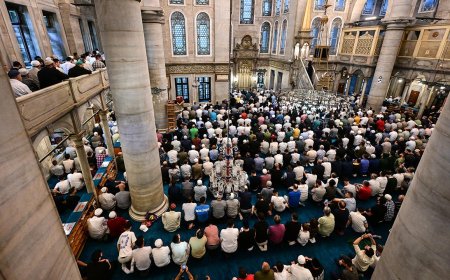 İzmir’de Bayram Namazı Saat Kaçta? (2026)