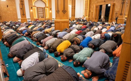 Bayram Namazı Evde Kılınır mı, Cemaatle Kılmak Farz mı?